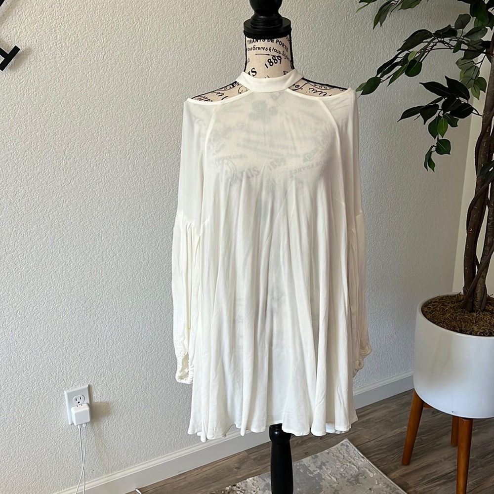 Free People- Pheasant Top - Cold Shoulder- Puffy Sleeves